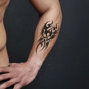 Tatuagens impermeáveis Tatuagens falsas temporárias, adesivo de transferência de água, Dragão Totem Totem Totem Black para homens, maquiagem legal, arte corporal sexy