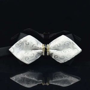 Brand Bow Ties Fashion 2024 Men Designer Brand French Gentleman Tie Paisley Wedding Bowtie Business Butterfly Knot Diamond British Men's 9646