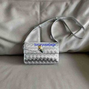 Mini Mini e Bolsa Cruzada Cross BOTEGAVENETA INTRCCIATO SACO DE COURO CURSO COMPRIMENTO COM UM INTERIOR DO ZIPPER DE POCKETO METALICO NOT Largura de Fechamento 21,5 cm Saco de Sling X0Y4