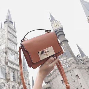 Umhängetaschen Klassische Vintage Frauen Bag PU Leder Handtaschen drehen Tragbarer Crossbody Multifunktion Design kleiner Totes weiblich