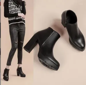 Stövlar äkta läderhöst för kvinnor plattform mode boot vår plus sammet stövlar kvinnliga tjocka botten svarta skor