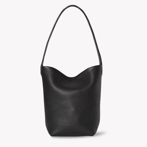 Der R -Eimer 100% echtes Leder -Top -Griff -Taschen Frauen Umhängetaschen Cowide Skin Totes Designer Vintage Handtaschen Unterarm Einkaufsmama große Kapazität 2718