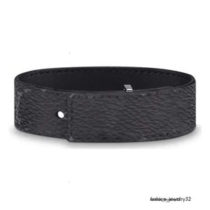 Andra armband varumärkesdesigner armband män och kvinnors armband mode unisex smycken aolly spännet läder storlek 21 cm med låda