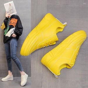 Sapatos casuais 2024 Designer tênis feminino plataforma moda moda cesto cesto femme amarelo renda para cima