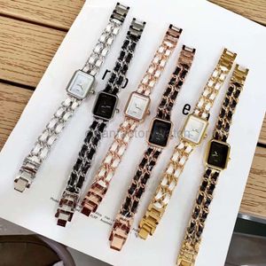 26 -миллиметровый New Women Channel Fashion Quartz Watch Set Set Green Dial Luxury Women Watch Simple Rose Gold Mesh Ladies Watch