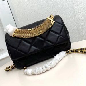 Lyxdesigner kvinnors modeväska mode läder axelväska spänne crossbody väska hög kvalitet kedja väska varumärke handväska fancy handväska