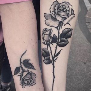 Tatueringar kvinnor vattentät tillfällig tatuering klistermärke svart ros multicolor fjäril blommor tatueringar vatten överföring kroppskonst falsk tatuering