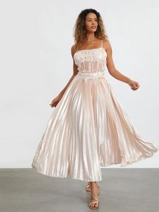 Lässige Kleider Frauen Summer Slip Maxi Kleid Feste Farbspaghetti -Gurtsalat -Trimmfalten langen, fließenden Boho -Boho