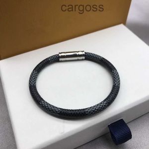 with Box Fashion Designer Women Bracelets Men Grey Charm Delicate Invisible Luxury Jewelry New Magnetic Buckle Gold Leather Bracelet 17/19cm Option OLMX UW4B