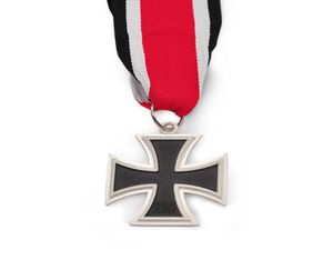 18131939 Niemcy Cross Medal Craft Military Knight Oak Liść miecze żelazna pinowa plakat z czerwonymi wstążkami3608799