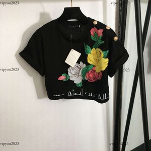 Tasarımcı Örgü Tişört Kadın Marka Giyim Kadınları Yaz Üstleri Moda Renkli Çiçekler Logo Kısa Kollu Bayanlar T-Shirt Nisan 24