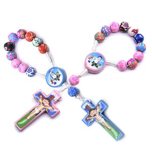 Strands colorate perle di argilla cartone animato per bambini in cross rosario bracciale gioiello cattolico sacra croce di preghiera perle drop shipping