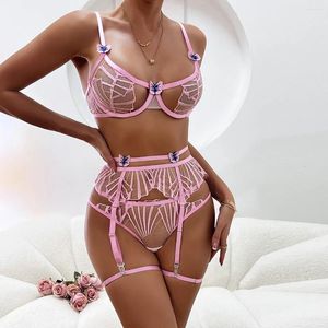 Reggiseni set sexy set di lingerie ricamato rosa per donne scavate a farfalla per le canotte di reggiseni trasparenti per le farfalle 3 pezzi intimi