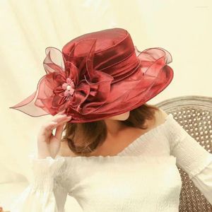 ベレー帽の女性ハットレトロなスタイルの折りたたみ式のイブニングパーティーアクセサリー付きの広い縁のビーチサンのためのエレガントなフラワートップ