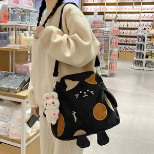 Süße Katzenform Crossbody Bag Kawaii Ladies Messenger Große Kapazität mit dem Anhänger Nylon einstellbaren Gurt für Wochenendurlaub 240520