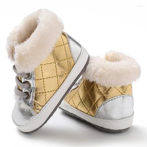 ブーツ幼児の女の赤ちゃんゴールド幼児スノーシューズ暖かい冬の小さな生まれつきスニーカー