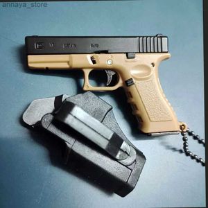 Gun Toys 1 3 G17 Model With Holster Mini Toy Gun Löstagbar DIY Semi-legering Keychain Pendant Ornament Childrens Toy Pistoll2404