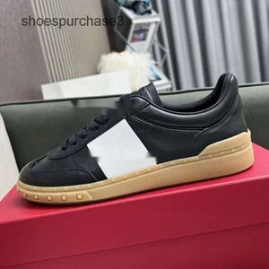 Niski desek Rivet Szampan Trainer Trainer Trainer Sports Gold w kolorze złota buty sznurki