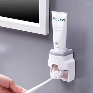 Badtillbehör Set Wall Mount Automatisk tandkräm Dispenser Tandborstehållare Squeezer för familjens dusch badrumstillbehör