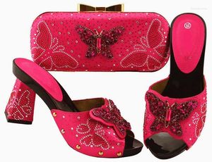 Sapatos de vestido lindos bombas femininas fúcsia e bolsas com decoração de cristal de borboleta bolsa de fósforo africana para jzs-05