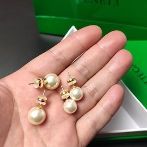 B V Simple Classic Designer örhängen för kvinnor Luxury Natural Oorbellen Pearl Ball Double Side 18K Gold Brand Aretes Brincos Earring Earings Ear Rings smycken