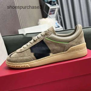 Studri colorati tavola casual champagne allacciatura da wallentino top trainer cowhide sneakers oro sneaker scarpe da allenamento a basso designer sport coppie bianche xc25