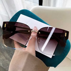 New sunglasses with frameless cut edges gradient color fashionable and versatile for outdoor slimming mesh red shading UV protection. Sunglasses