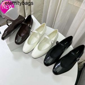 The row small crowd design French shallow mouth buckle Mary Jane flat single Grandma shoes Ordinary simplicity