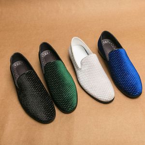 Mocas casuais leves e confortáveis Sapatos de couro Moda Moda Men Waffle Men, dirigindo Moccasins Slip-On Wedding Party