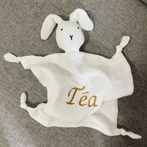 ベビー名をセットパーソナライズされた刺繍入りの赤ちゃんスーササタオルビブソフト吸収布子供眠っている看護毛布の毛布