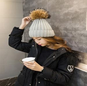 2021女性のための冬の帽子高品質のビーニーキャップ本物のアライグマファーポンポムボンネットファムガールズカジュアル8694310