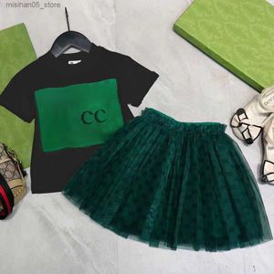 Set di abbigliamento designer di lusso t-shirt gonna velo gonna moda marca britannica prescelici per bambini estivi e ragazze cotone con cappuccio di lusso a due pezzi Q2404251