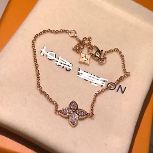 2024 Luxury L Family Brand Four leaf Clover Necklaces Pendants 18K Gold Diamond Pendant Necklace for Girl Valentine's Engagement Jewelry-Gift Wholesale Exquisite