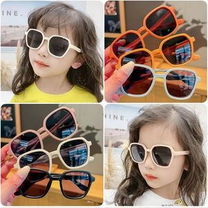 Детские солнцезащитные очки модные квадратные детские солнцезащитные очки мальчик девочка квадратные очки детские туристические очки 6 цветов. Дополнительные UV400