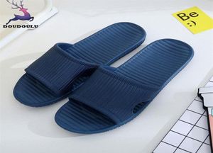 2018 New Summer Men Flip Flopsファッション高品質の男性ストライプフラットバススリッパサマーサンダル屋内屋外スリッパ1711982