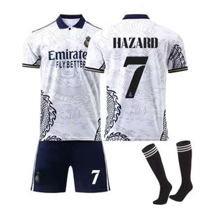 Soccer Trikots -Trainingsanzüge 2223 Real Madrid Football Jersey Set Dragon Muster Edition Ronaldo 7 Benzema 9 Erwachsener