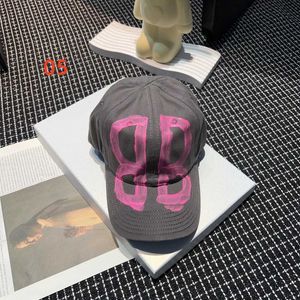 Ball Caps Trendy B Letter Baseball Caps for Womens Summer Hard Top Outdoor Visor Peaked Cap for Mens Snapback Adjustable Casual Hats J240425