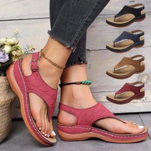 Casual skor sexiga sandaler mode kvinnor flip flops damer för spänne mjuk toffel kvinnlig skor