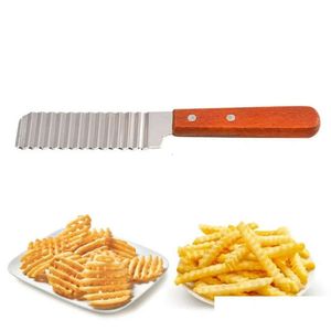 Potatisverktyg Frukt Chip Vegetabiliska skivor Franska pommes frites Cutter Rostfritt stål Kniv Trähandtag Vågande skärkök Gadgets LX5146 DHG1C