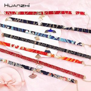 Anhänger Huanzhi 2024 Buntes Japan Bird Mountain Fan Anhänger Choker Ribbon Mode Kurzketten Halskette für Frauen Mädchen Reisen Juwely