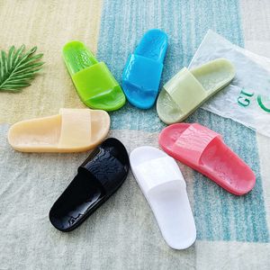 Дизайнер g Family One Line Slippers Женские хрустальные мужские и женские прохладные тапочки новые летние тапочки