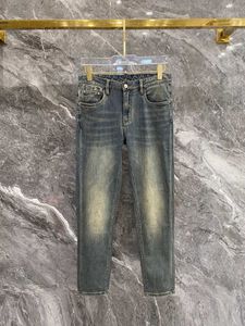 TF Märke Mens Jeans Designers AAA Högkvalitativ lyxvarumärke Logo Broken Hole Skinny Jeans Twill Standard Fit Denim
