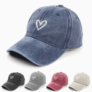 Bollmössor Retro Baseball Cap för män Kvinnor älskar hjärta broderi snapback hatt unisex fast färg tvättade bomull pappa hattar j240425