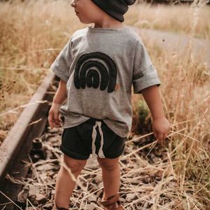 T-shirts 2024 Korean New Cute Childrens T-shirt Rainbow Sticker Printed Newborn T-shirt Summer Top Boys and Girls Round Neck Baby ClothingL2405