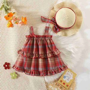 Flickans klänningar 2st/setgirls klänning Sommar Nya barns franska söt Sling Dress Little Girl Red Checkered Cake Dress kommer med Hat D240425