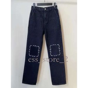 Loeweee loewew jeans 24ss toppkvalitetsdesigner byxor ben öppna gaffel tätt capris denim byxor bantning jean byxor märke kvinnor kläder broderi tryckning 662