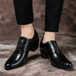 Kleiderschuhe Snakeskin mit Mid-Heeled Mens Heels Touristen Sportmänner Boots Sneakers Lieferanten College Markenname OBUV