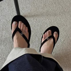 Aksamitne flip-flops kobiety letniego norcestonu kapcie noszone na zewnątrz