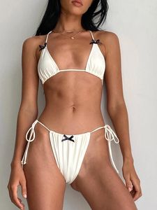 Kvinnors badkläder Kvinnor 2st Bikini 2024 Bowknot Embellished Tie-up Halter Neck vadderad behå thong bottnar baddräkter för strandbaddräkt