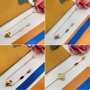 Luxury Designer Bracelet For Women Letter Crystal Clover Flower Charm Bracelet 18K Gold 925 Silver Plated Chain Bracelet Bangle Wedding Party Fashion Jewelry Gift